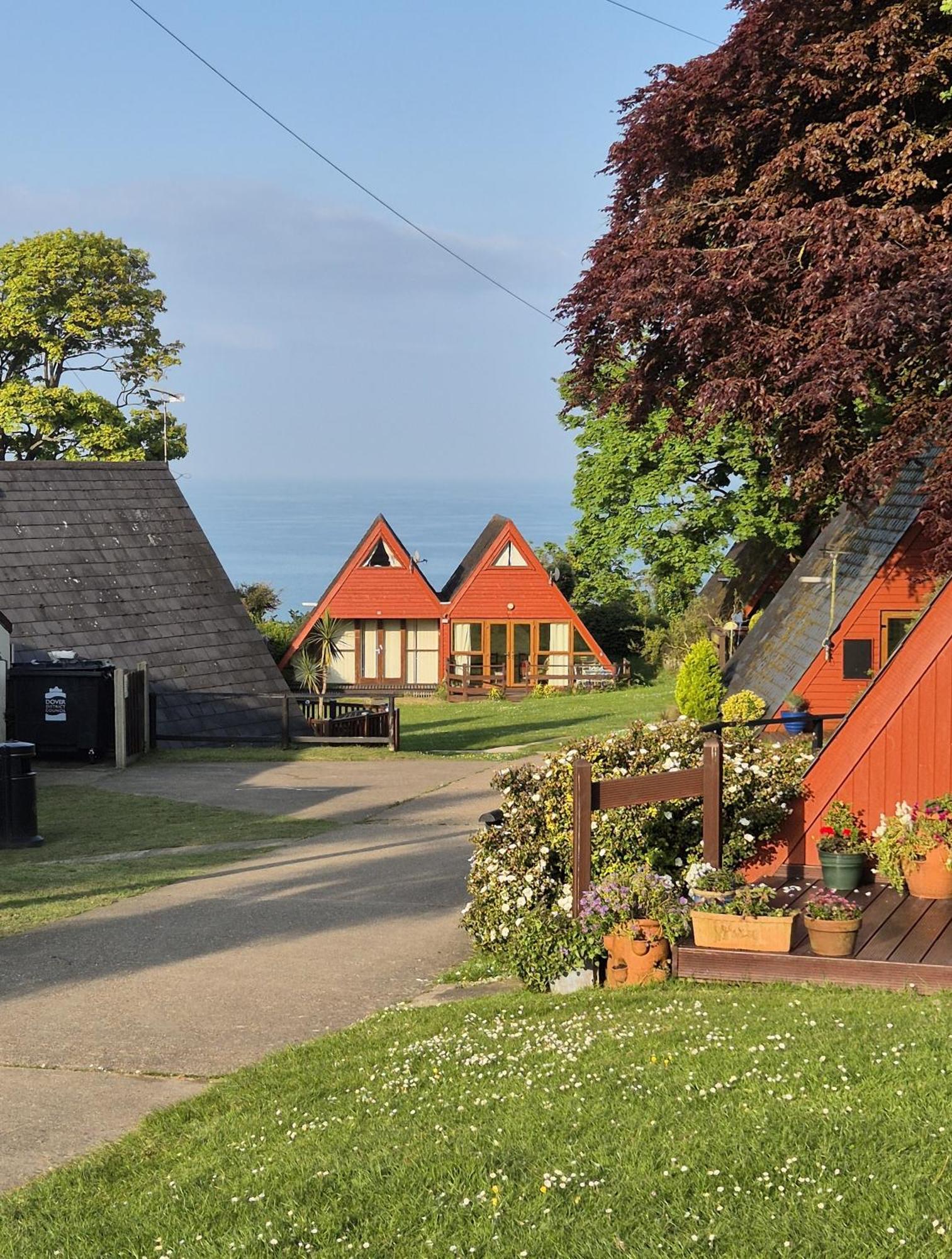 Front Line Chalet With Open Sea Views & Swimming Pool In Kingsdown No14 Villa Exteriör bild